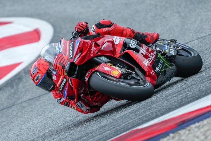 Marc marquez ducati team (1)